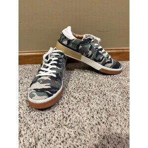 Women’s Fashion Sneakers Steve Madden Camo SZ 10 - Style Gazing